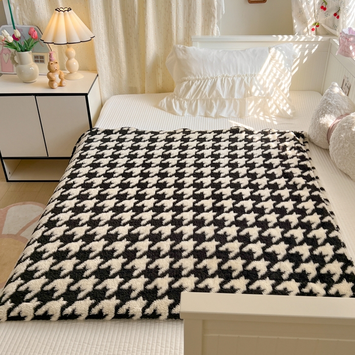 91家纺网 家纺一手货源 找家纺 妖妖家纺 2025新款高克重阳离子羊羔绒保暖双面毛毯 千鸟絮语