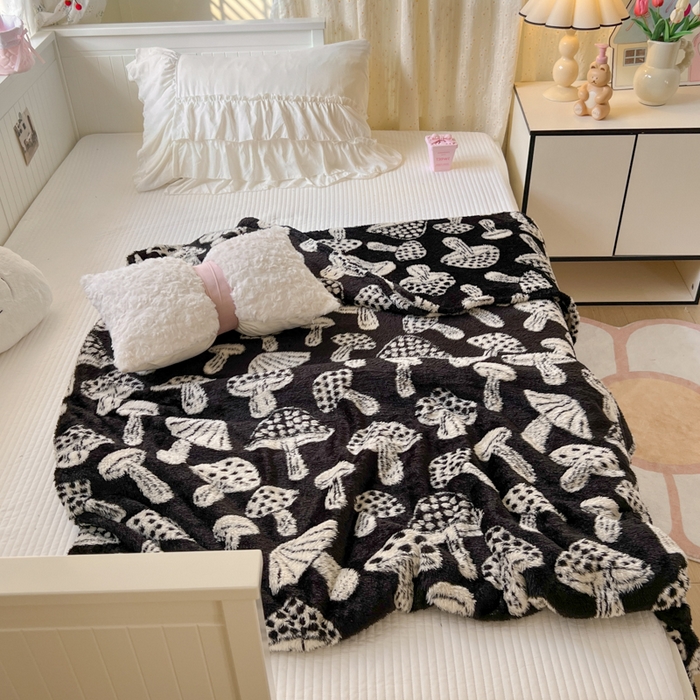 91家纺网 家纺一手货源 找家纺 妖妖家纺 2025新款高克重阳离子羊羔绒保暖双面毛毯 蘑间雪绒