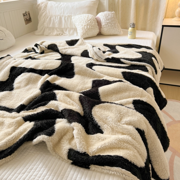 91家纺网 家纺一手货源 找家纺 妖妖家纺 2025新款高克重阳离子羊羔绒保暖双面毛毯 漾花拾波