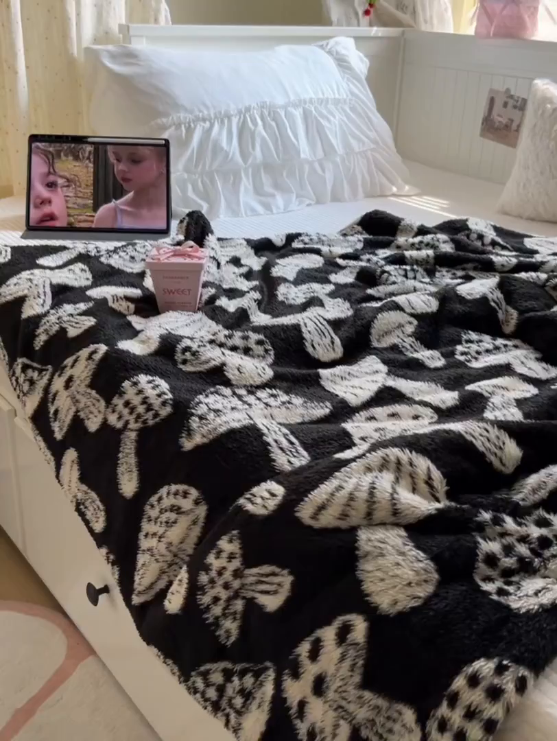 91家纺网 家纺一手货源 找家纺 妖妖家纺 2025新款高克重阳离子羊羔绒保暖双面毛毯 蘑间雪绒