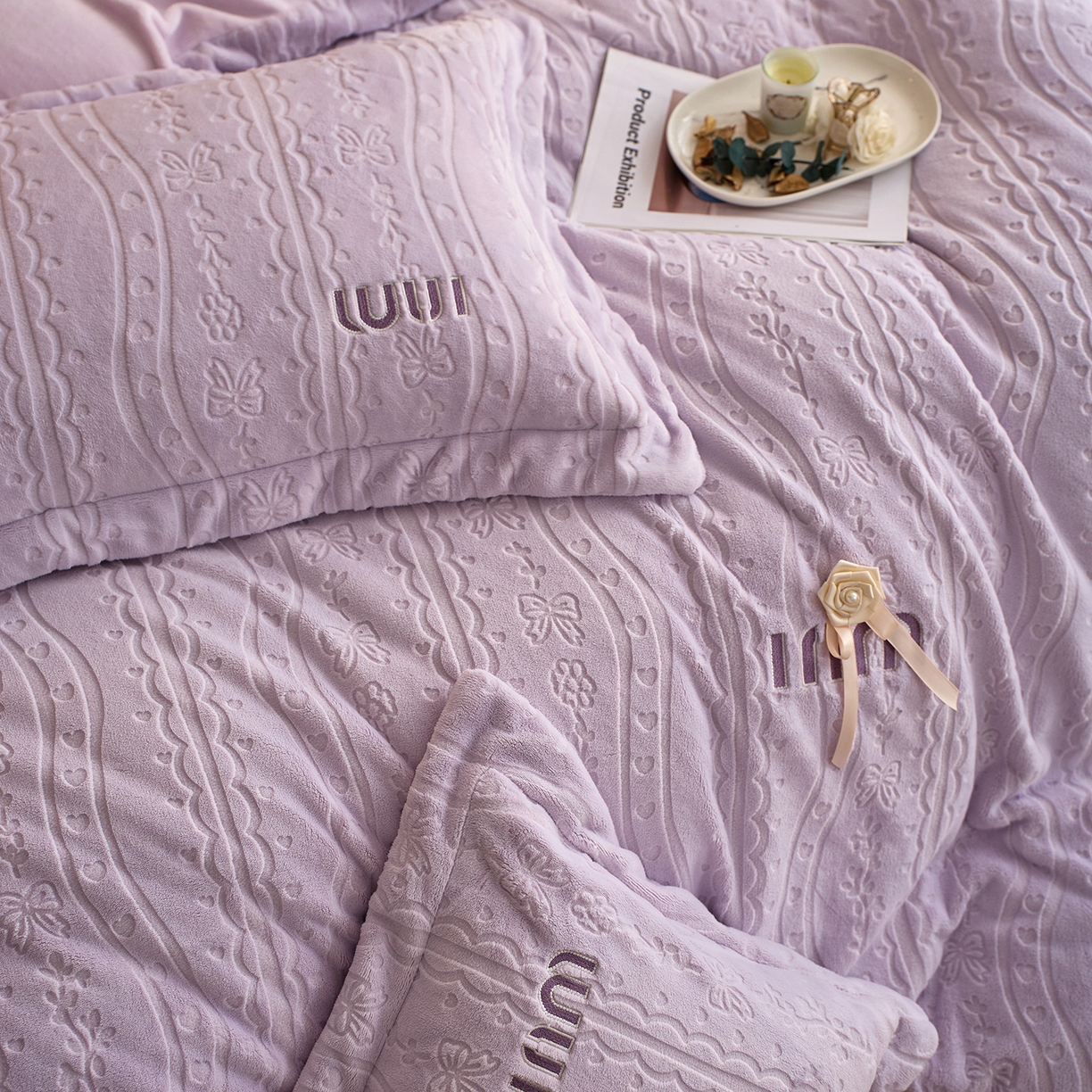 91家纺网 家纺一手货源 找家纺 卡初家居（原微来） 2025新款秋冬亲肤雕花绒绣花四件套-云柔系列（提供买家秀） 云柔-香芋紫