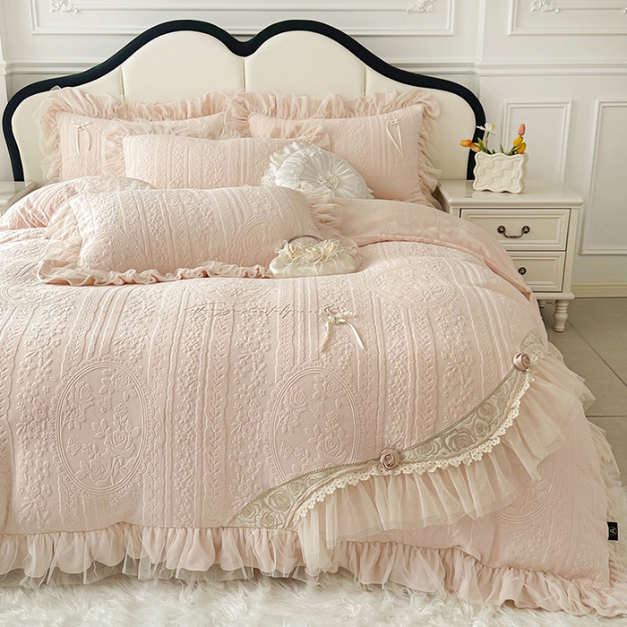 91家纺网 家纺一手货源 找家纺 （总）金绣美居 2025新款加厚雕花牛奶绒四件套-蝶花园