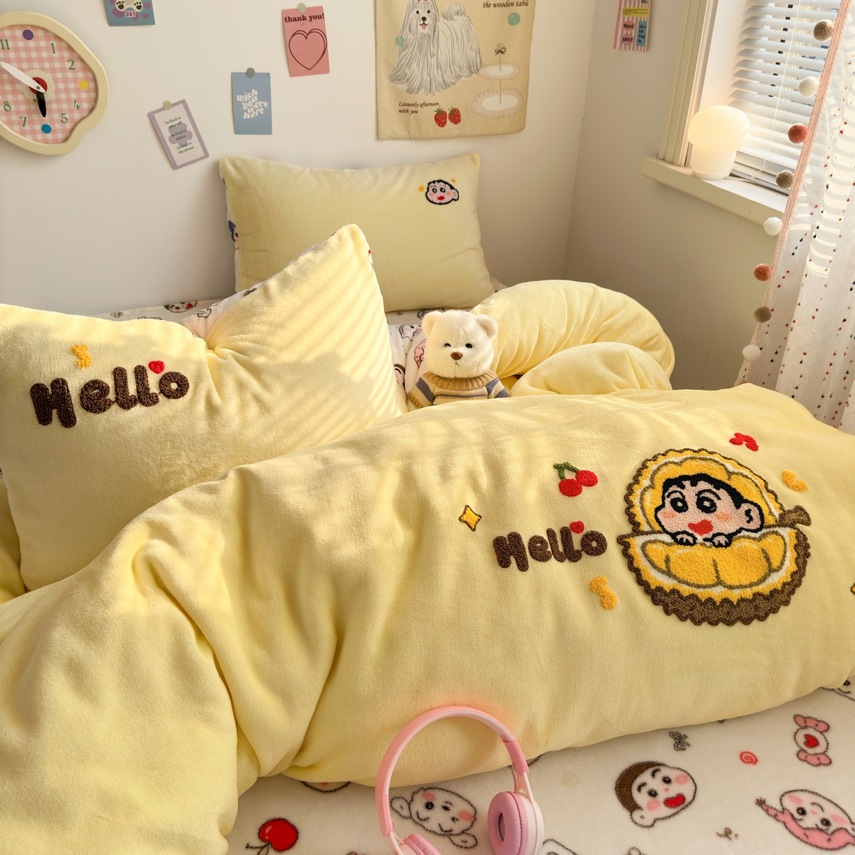 91家纺网 家纺一手货源 找家纺 三元色 2025新款牛奶绒绣花毛巾绣四件套 牛奶绒榴莲小新