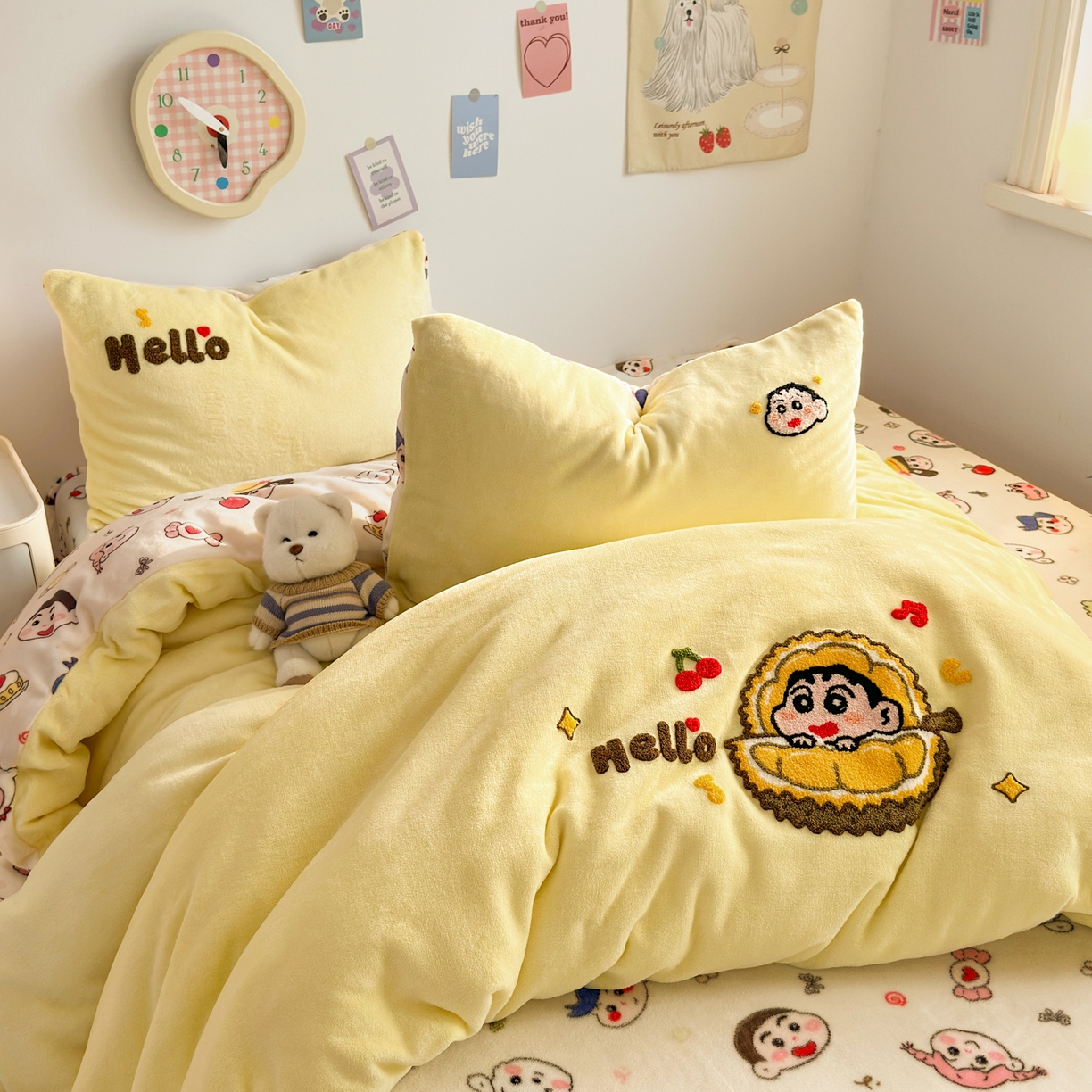 91家纺网 家纺一手货源 找家纺 三元色 2025新款牛奶绒绣花毛巾绣四件套 牛奶绒榴莲小新