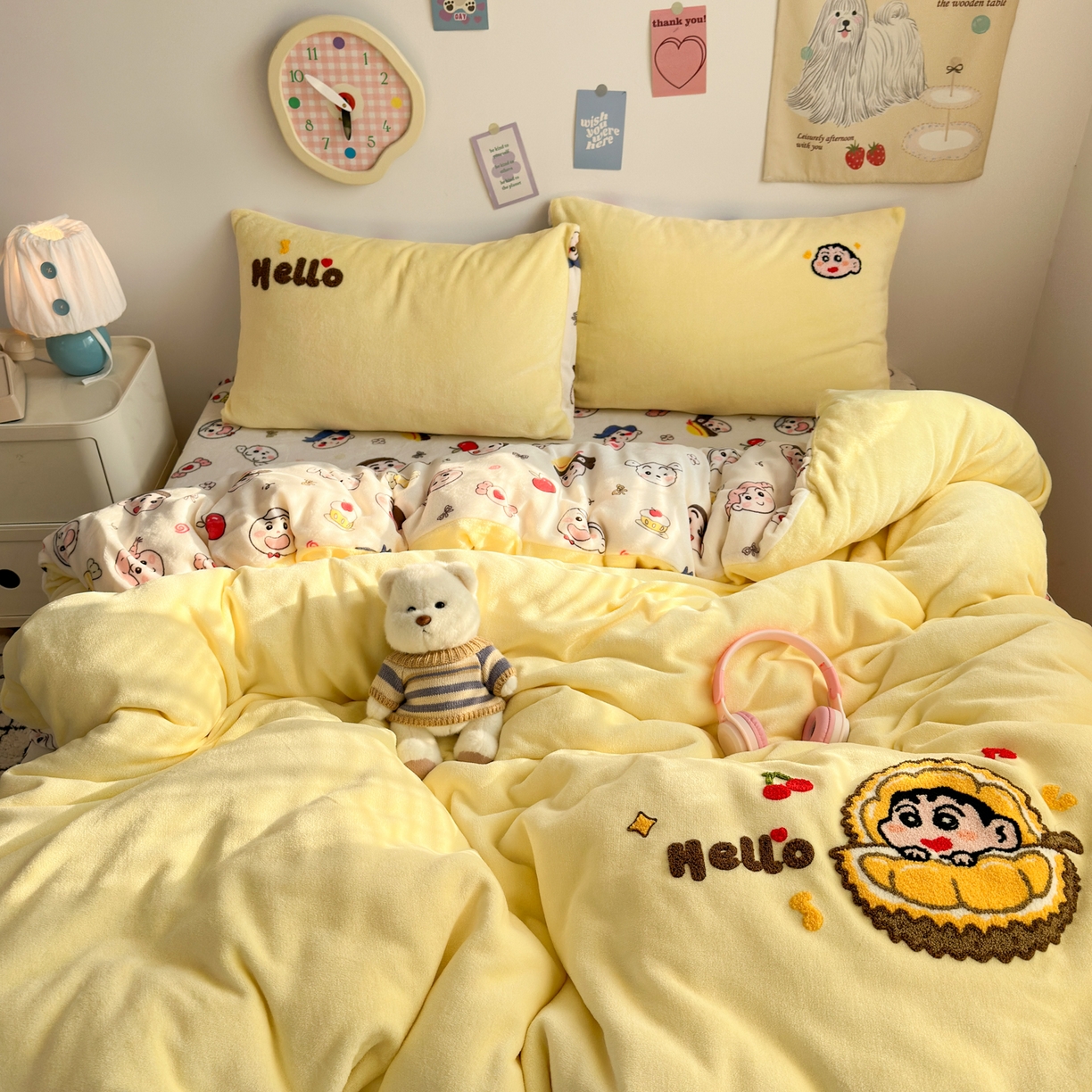 91家纺网 家纺一手货源 找家纺 三元色 2025新款牛奶绒绣花毛巾绣四件套 牛奶绒榴莲小新