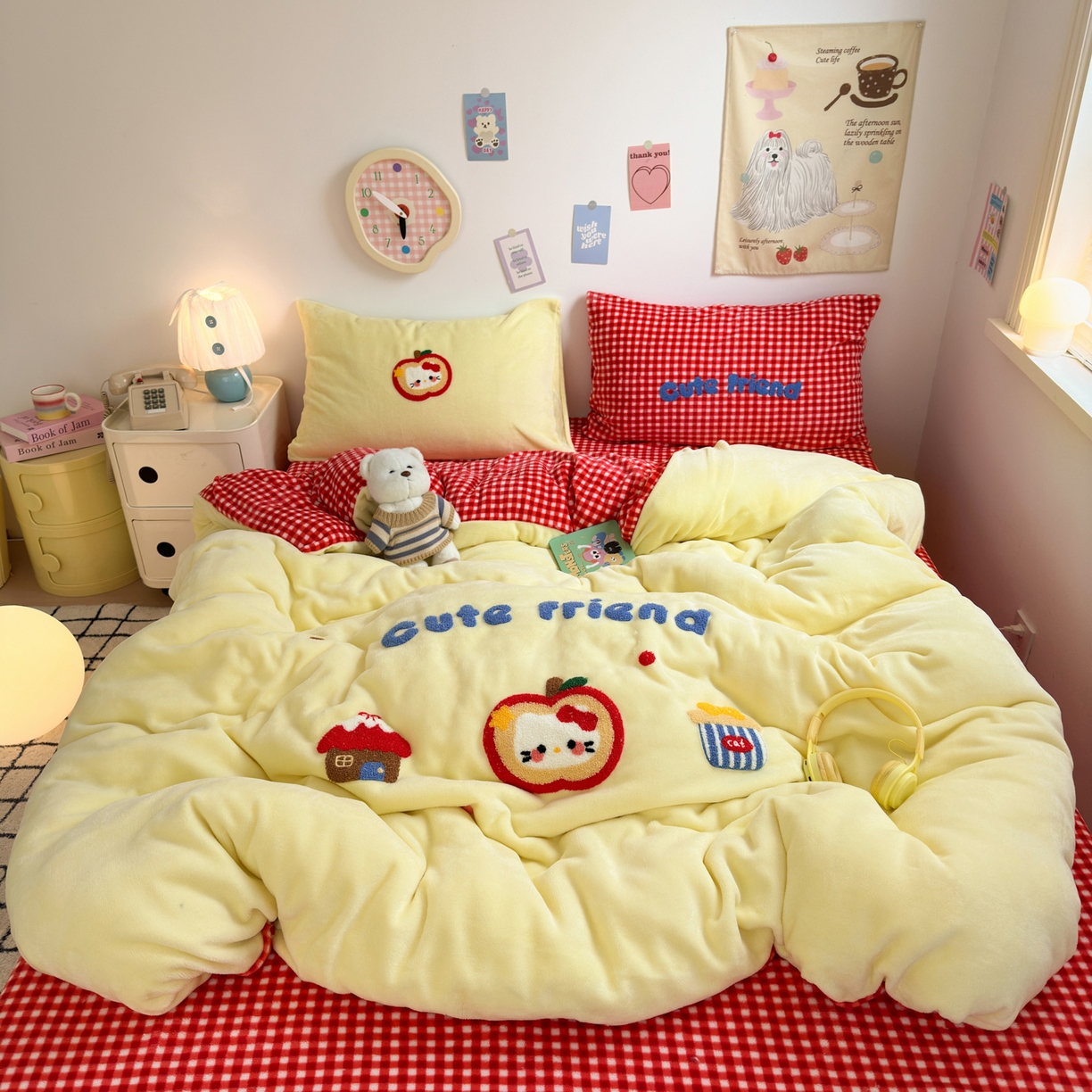 三元色 2025新款牛奶绒绣花毛巾绣四件套 牛奶绒苹果猫