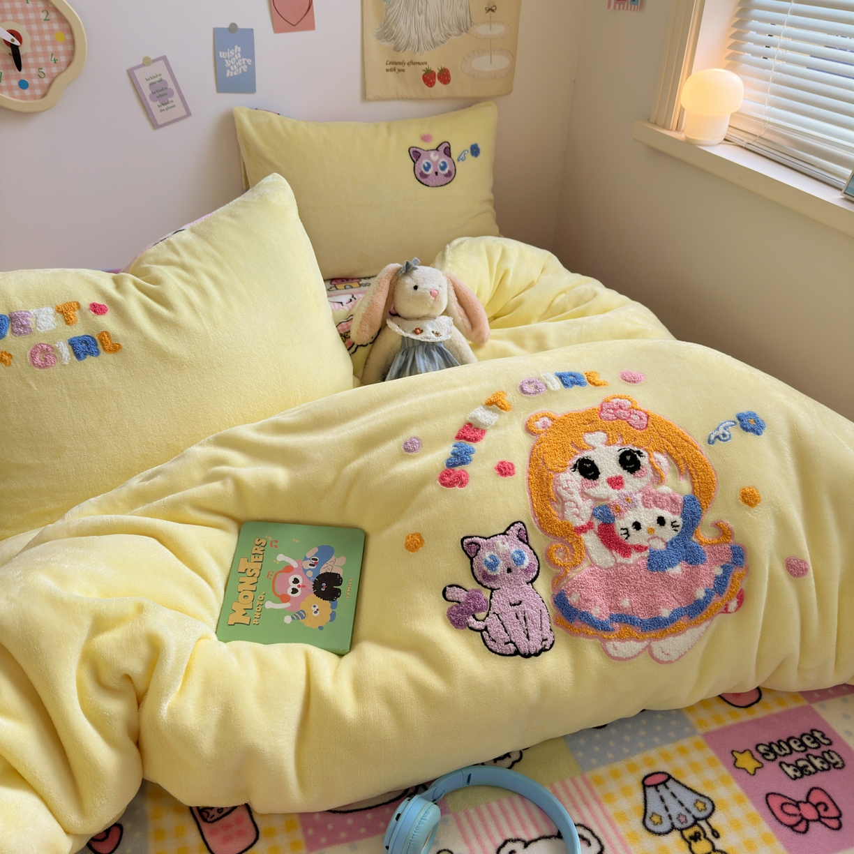 91家纺网 家纺一手货源 找家纺 三元色 2025新款牛奶绒绣花毛巾绣四件套 牛奶绒甜心美少女