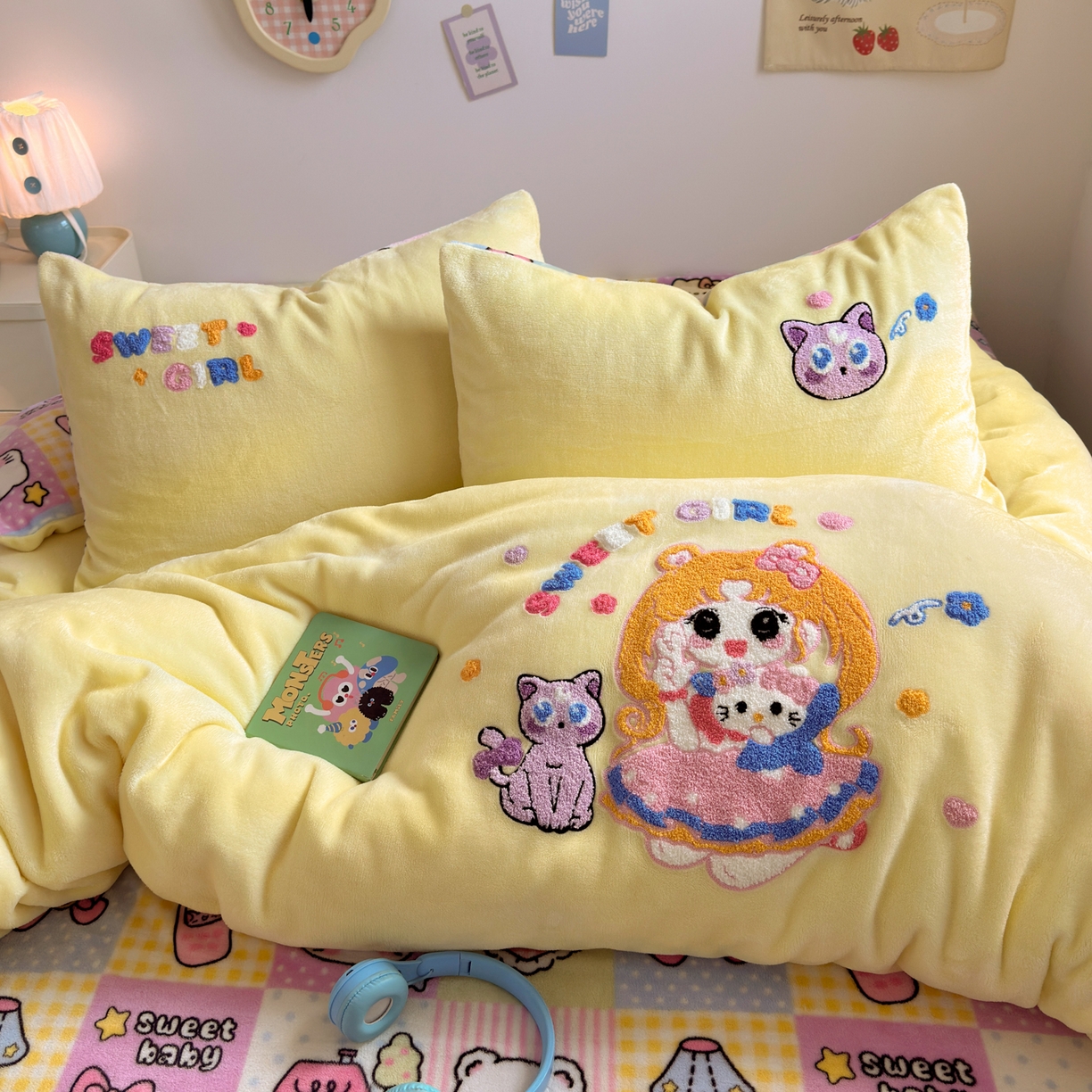 91家纺网 家纺一手货源 找家纺 三元色 2025新款牛奶绒绣花毛巾绣四件套 牛奶绒甜心美少女