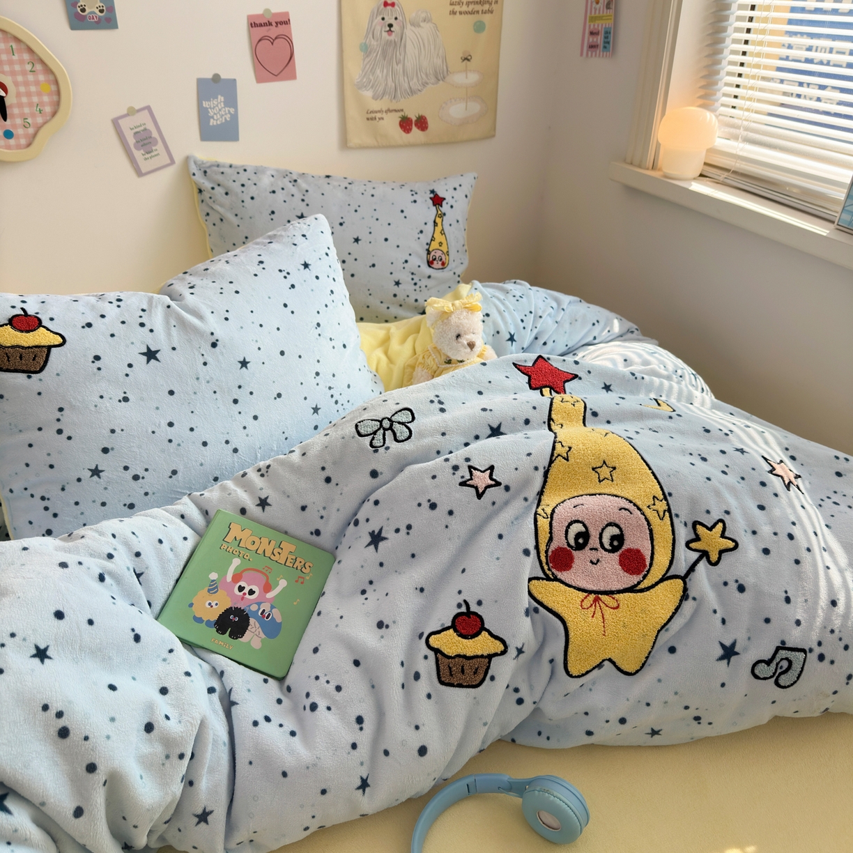 91家纺网 家纺一手货源 找家纺 三元色 2025新款牛奶绒绣花毛巾绣四件套 牛奶绒星星人