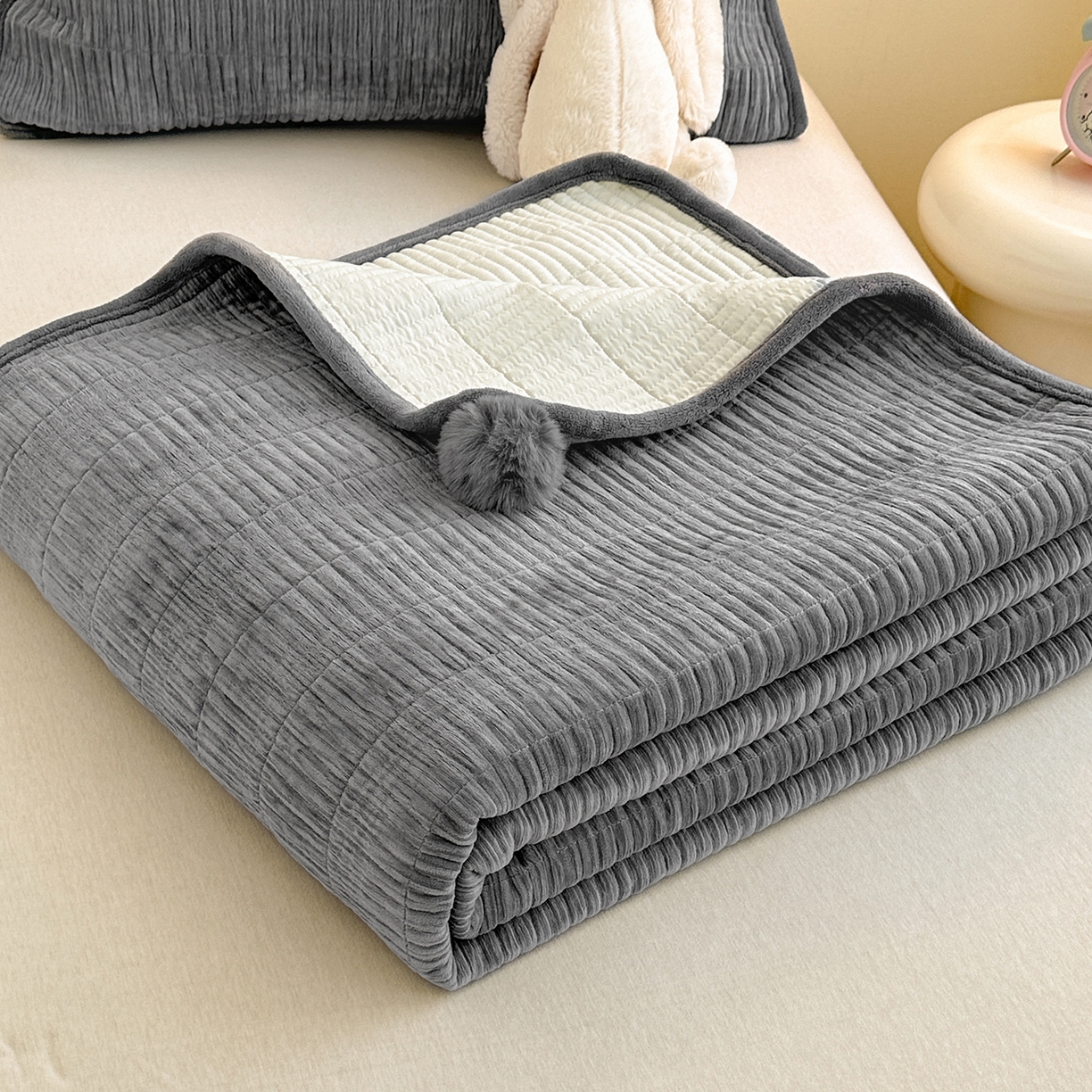 91家纺网 家纺一手货源 找家纺 寐居家纺 2025新款婴儿皱皱绒纯色床盖三件套 青岚-星夜灰