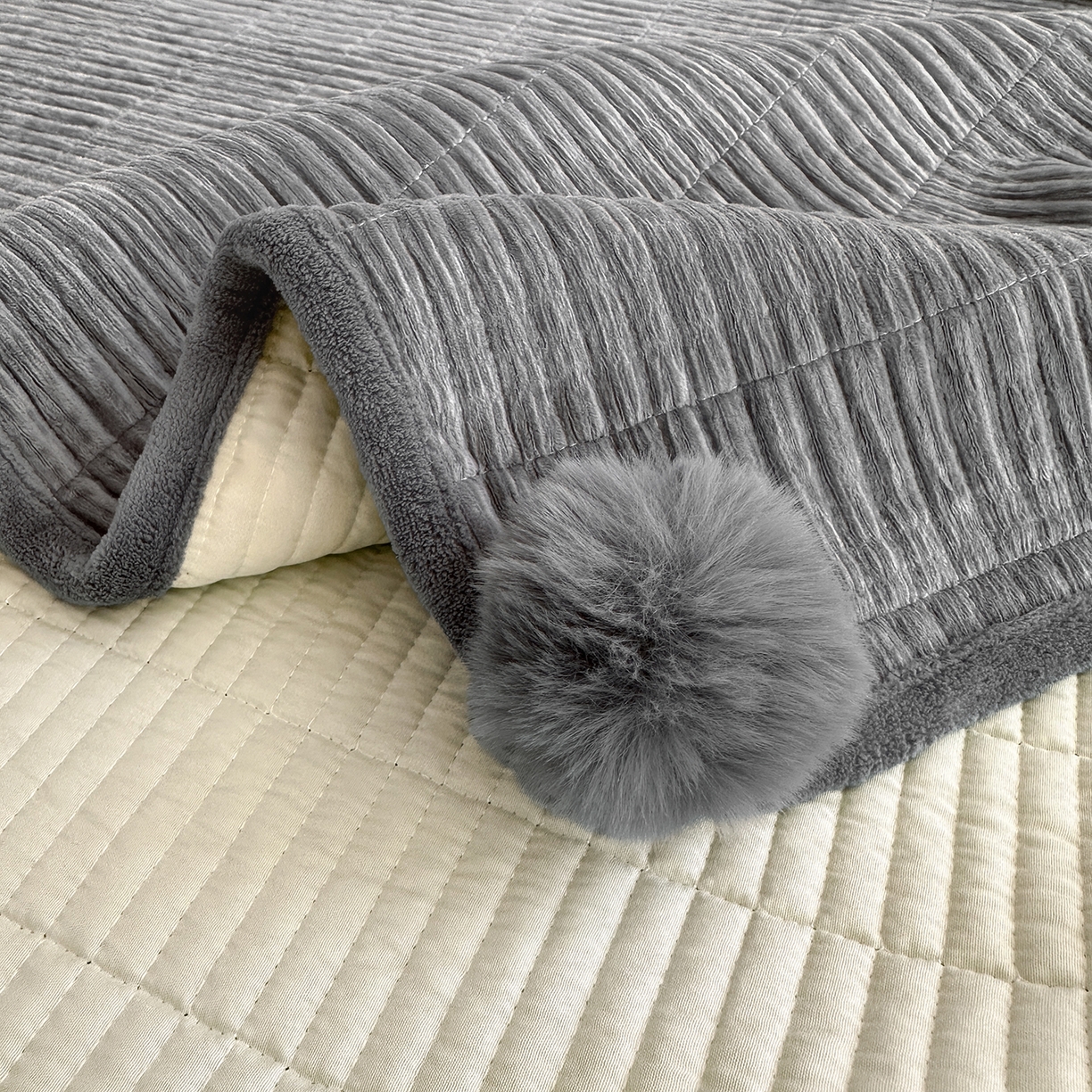 91家纺网 家纺一手货源 找家纺 寐居家纺 2025新款婴儿皱皱绒纯色床盖三件套 青岚-星夜灰