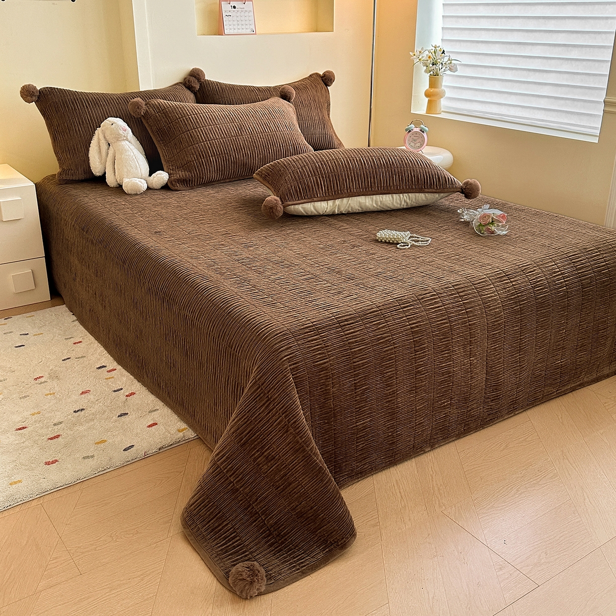 91家纺网 家纺一手货源 找家纺 寐居家纺 2025新款婴儿皱皱绒纯色床盖三件套 青岚-枫塘棕