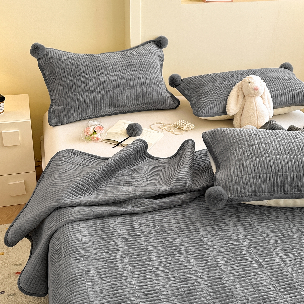 91家纺网 家纺一手货源 找家纺 寐居家纺 2025新款婴儿皱皱绒纯色床盖三件套 青岚-星夜灰