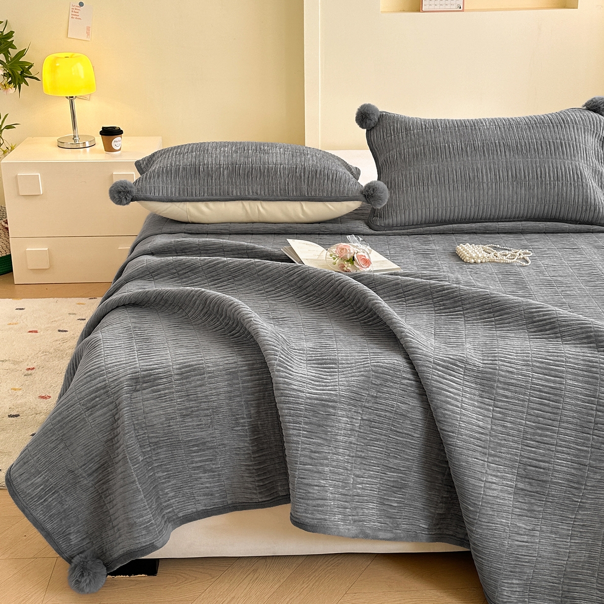 91家纺网 家纺一手货源 找家纺 寐居家纺 2025新款婴儿皱皱绒纯色床盖三件套 青岚-星夜灰