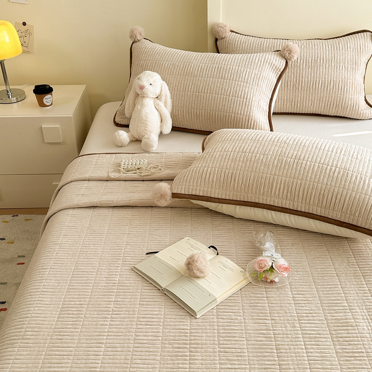 91家纺网 家纺一手货源 找家纺 寐居家纺 2025新款婴儿皱皱绒纯色床盖三件套 青岚-杏仁白