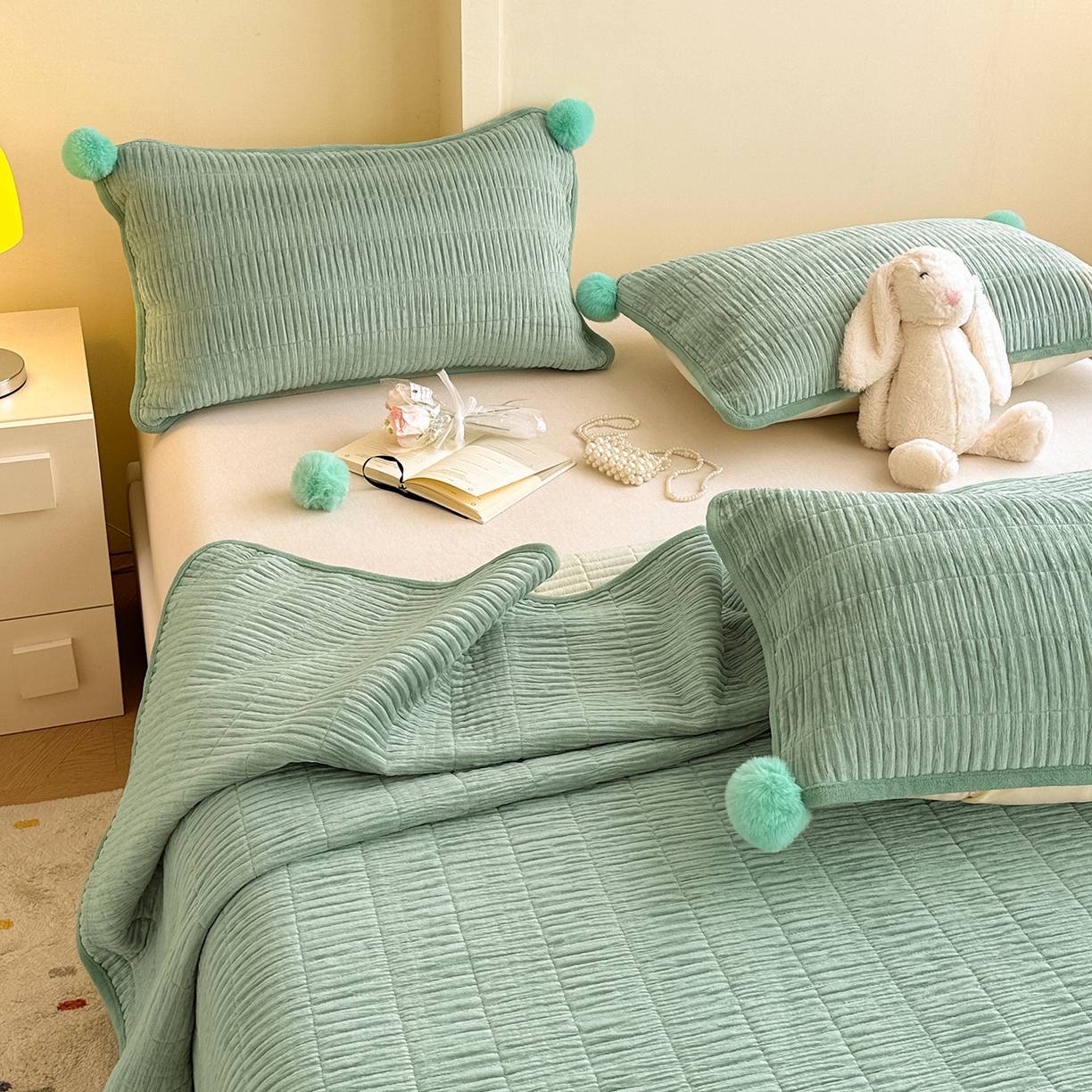 91家纺网 家纺一手货源 找家纺 寐居家纺 2025新款婴儿皱皱绒纯色床盖三件套 青岚-田园绿