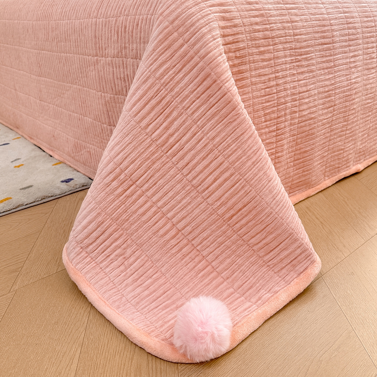 91家纺网 家纺一手货源 找家纺 寐居家纺 2025新款婴儿皱皱绒纯色床盖三件套 青岚-木槿粉