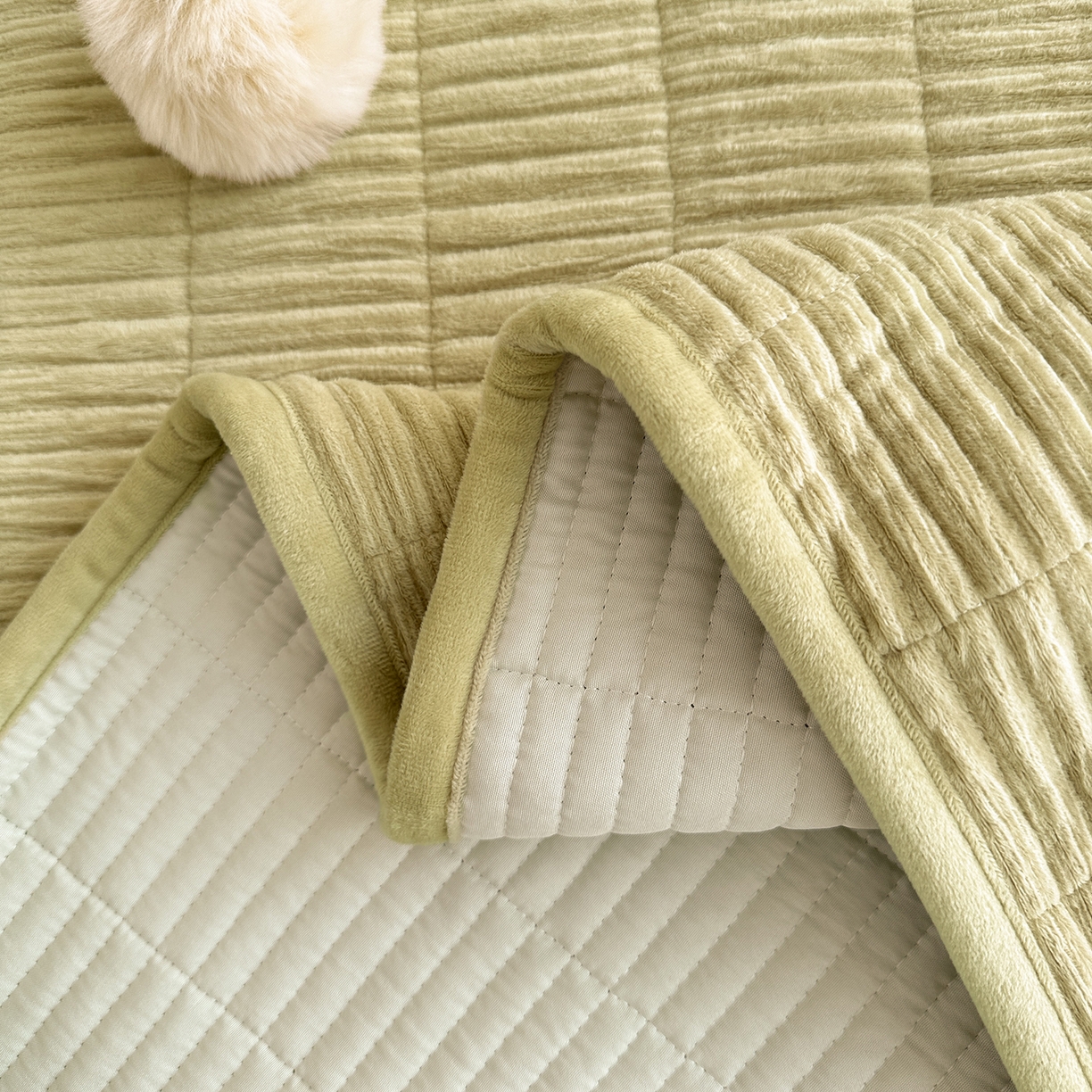 91家纺网 家纺一手货源 找家纺 寐居家纺 2025新款婴儿皱皱绒纯色床盖三件套 青岚-苹果绿