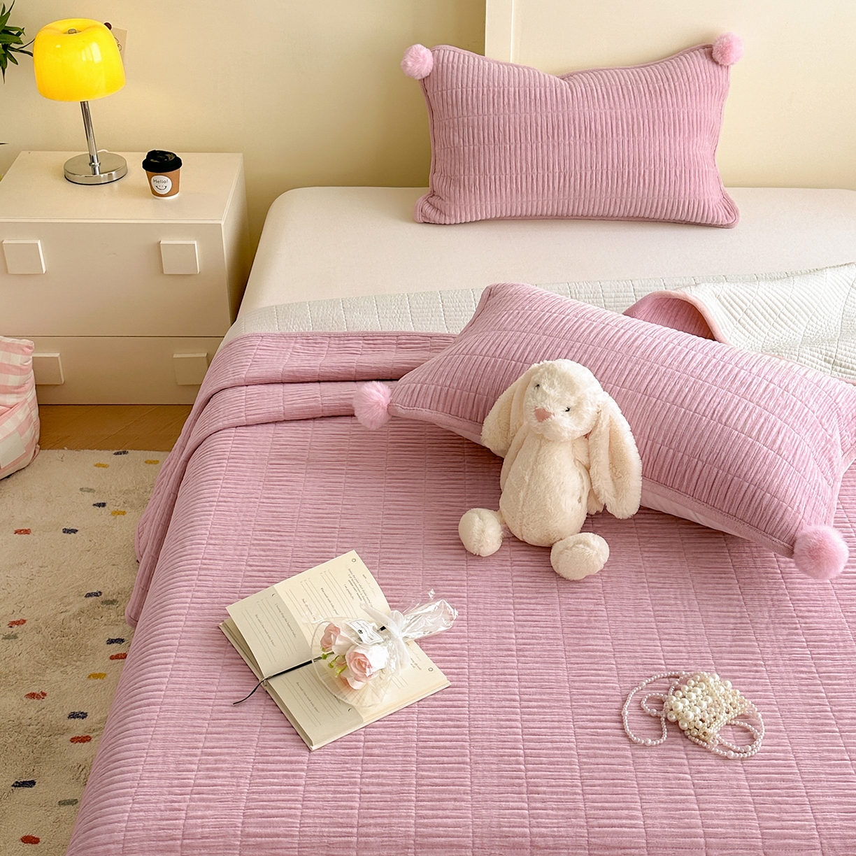 91家纺网 家纺一手货源 找家纺 寐居家纺 2025新款婴儿皱皱绒纯色床盖三件套 青岚-豆沙粉