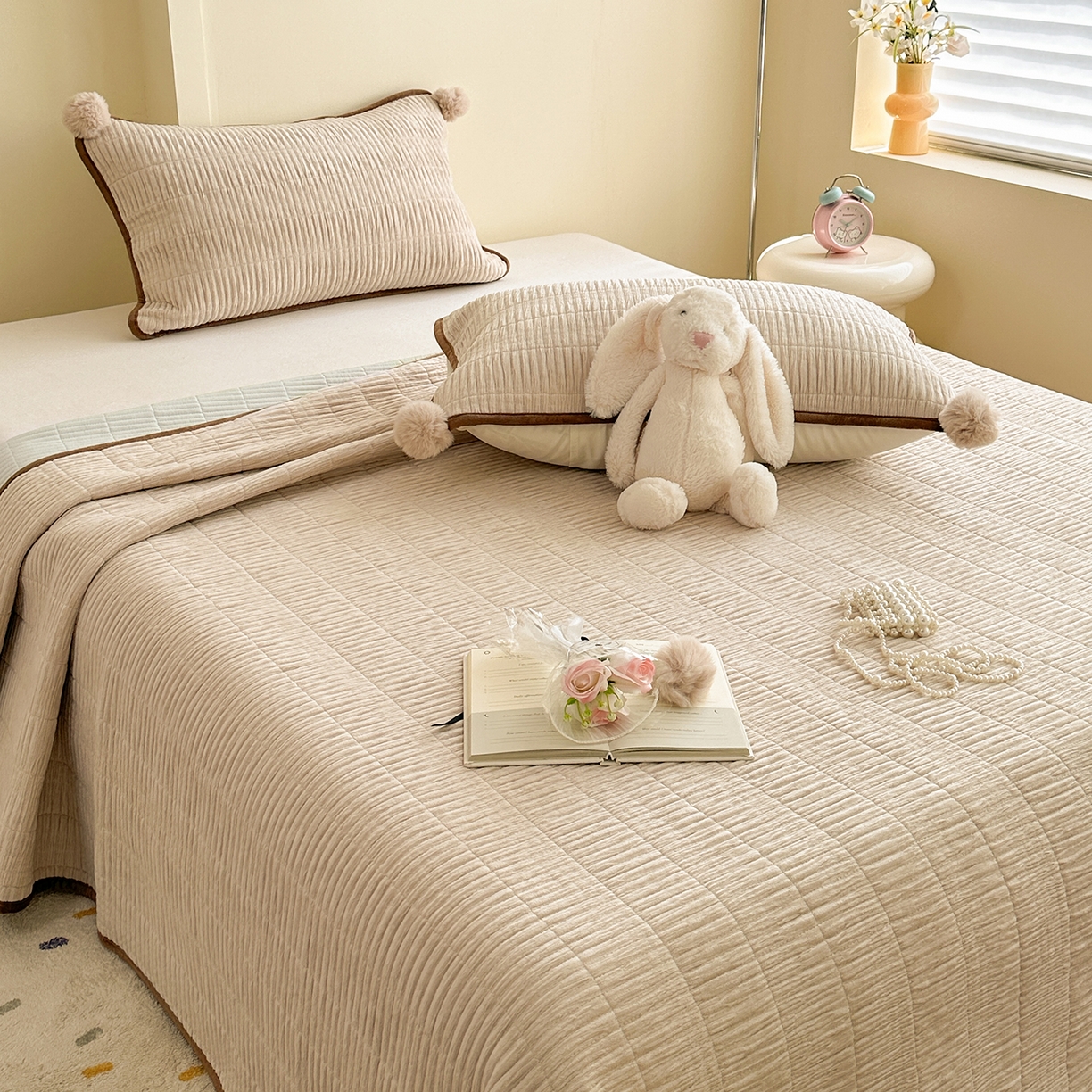 91家纺网 家纺一手货源 找家纺 寐居家纺 2025新款婴儿皱皱绒纯色床盖三件套 青岚-杏仁白