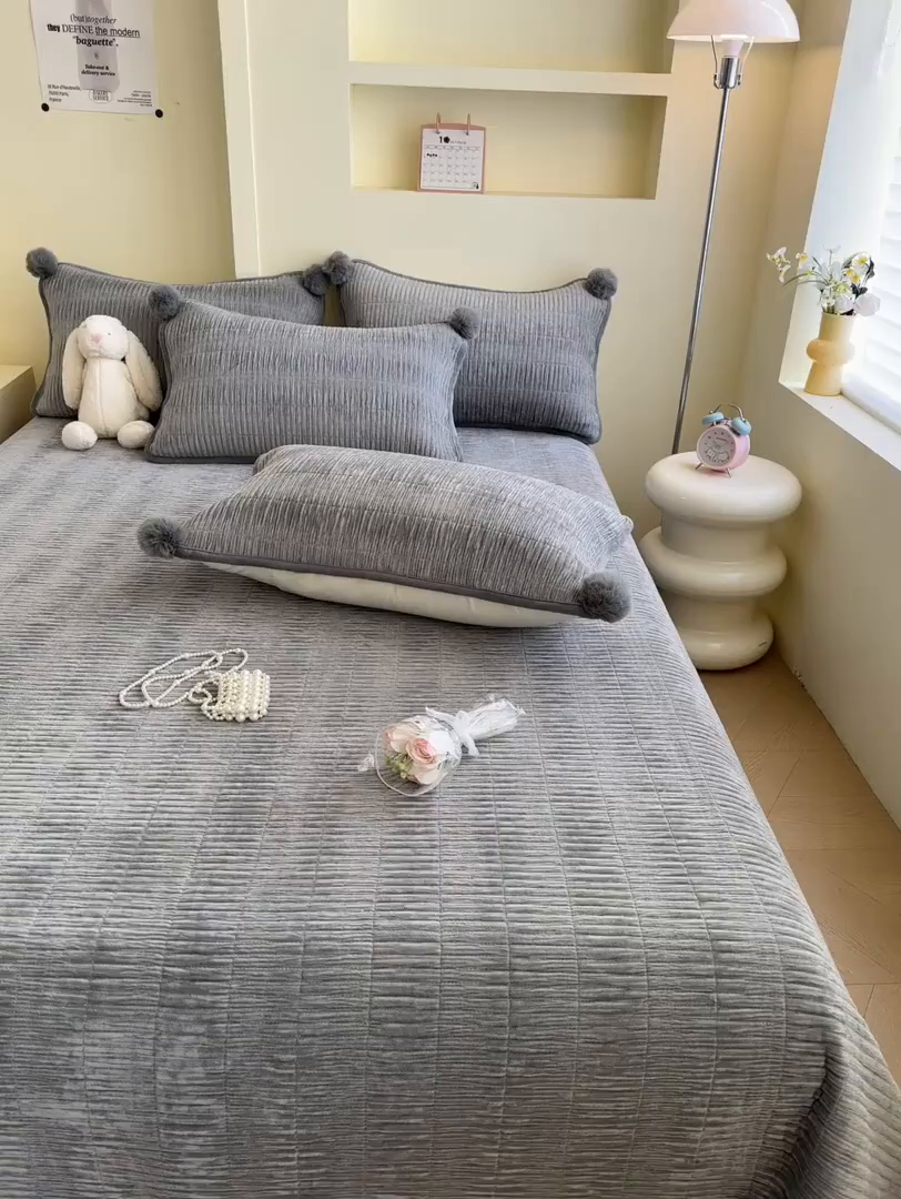 91家纺网 家纺一手货源 找家纺 寐居家纺 2025新款婴儿皱皱绒纯色床盖三件套 青岚-星夜灰