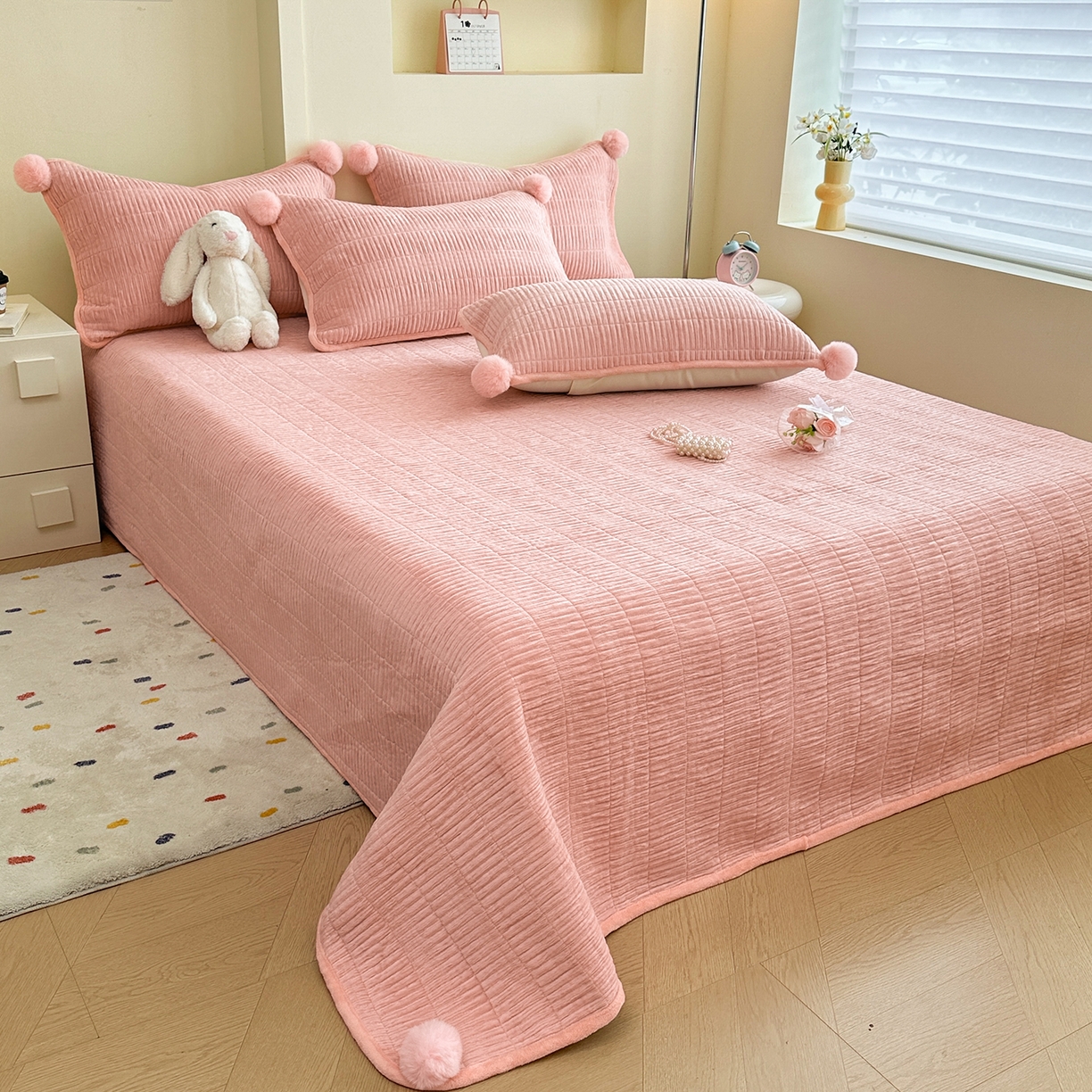 91家纺网 家纺一手货源 找家纺 寐居家纺 2025新款婴儿皱皱绒纯色床盖三件套 青岚-木槿粉