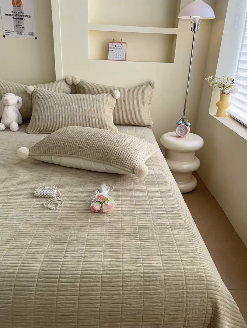 91家纺网 家纺一手货源 找家纺 寐居家纺 2025新款婴儿皱皱绒纯色床盖三件套 青岚-苹果绿