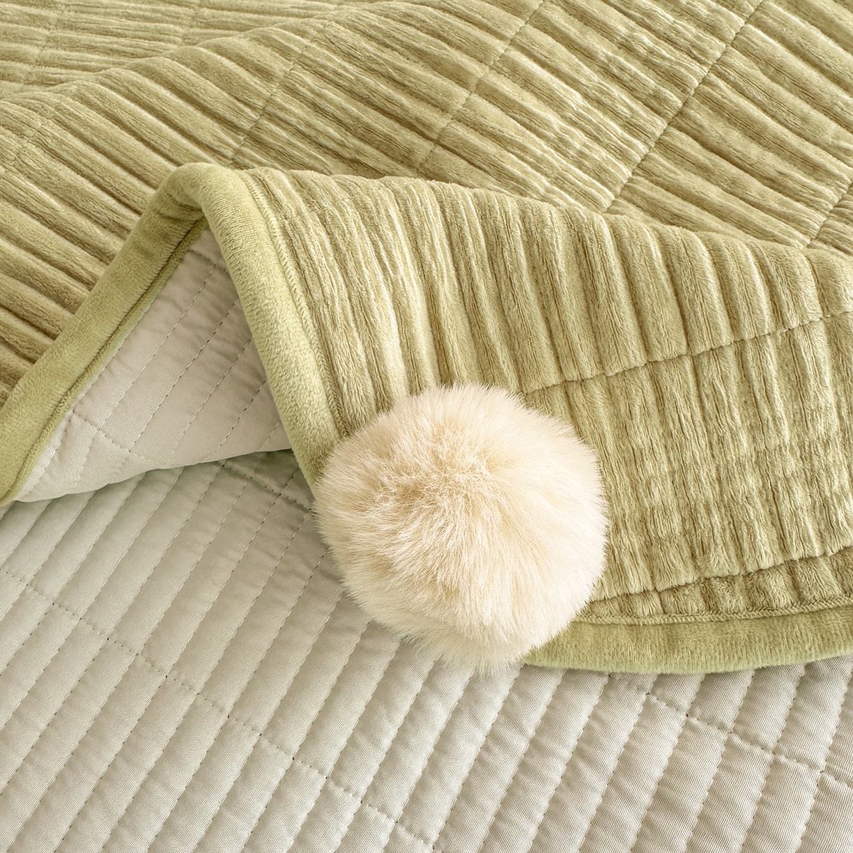 91家纺网 家纺一手货源 找家纺 寐居家纺 2025新款婴儿皱皱绒纯色床盖三件套 青岚-苹果绿