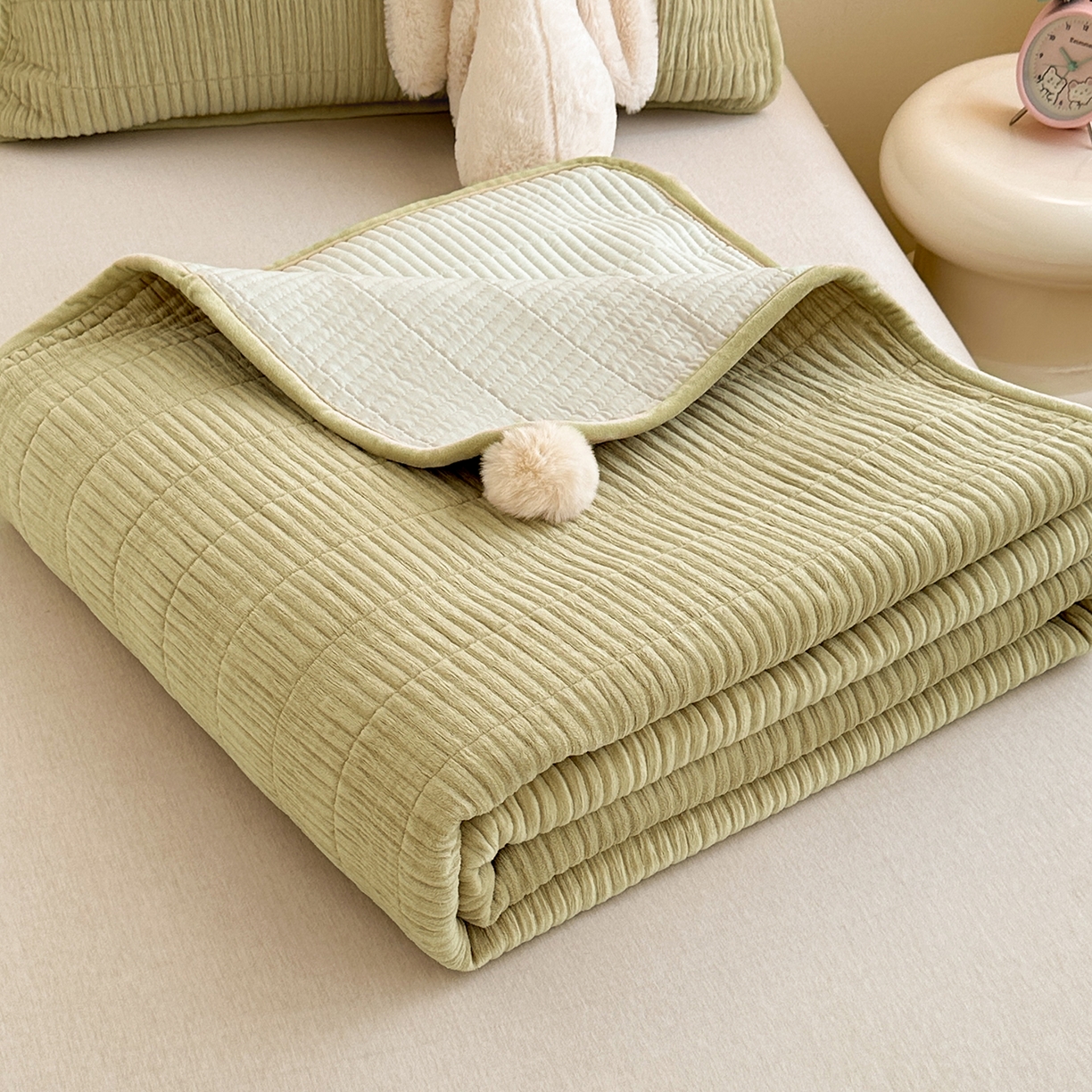 91家纺网 家纺一手货源 找家纺 寐居家纺 2025新款婴儿皱皱绒纯色床盖三件套 青岚-苹果绿