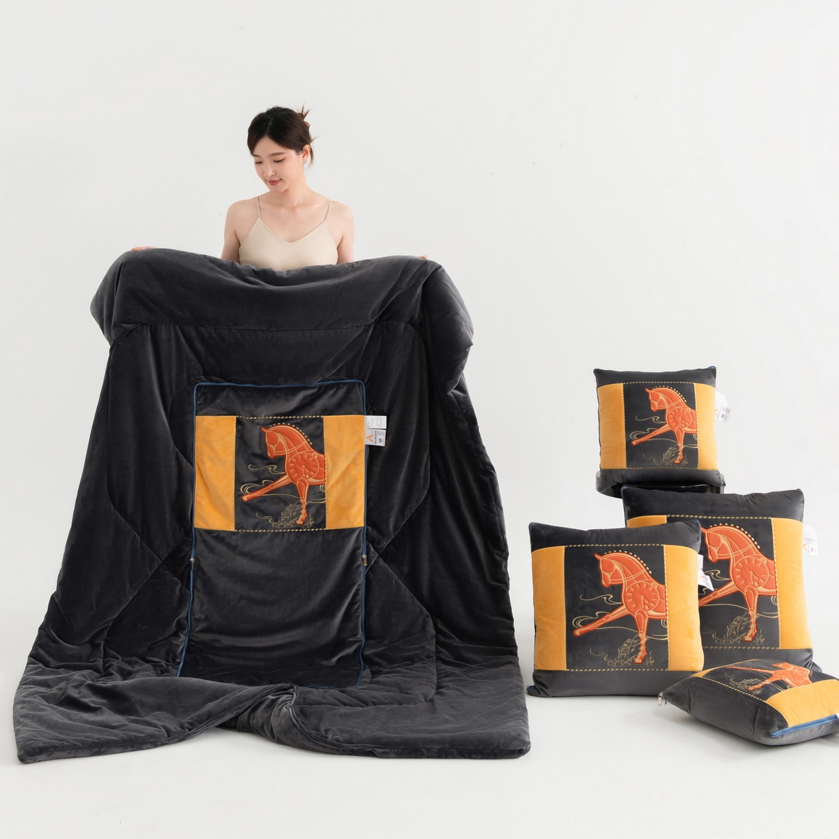 吉利家居 2025新款婴儿绒多功能抱枕被-彩云马 高级灰