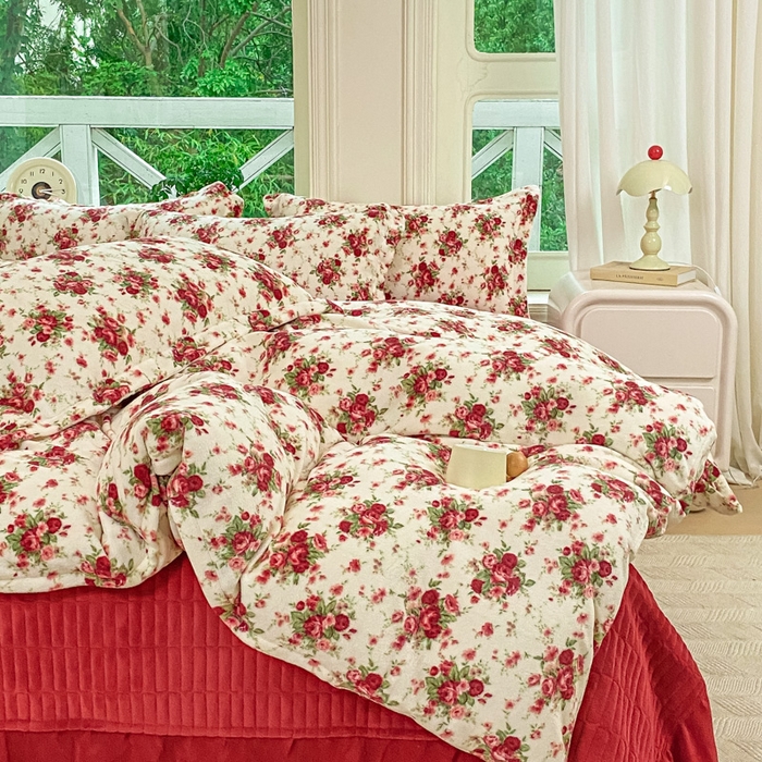 91家纺网 家纺一手货源 找家纺 （总）梦可莱家居 2025冬新款牛奶绒加厚保暖花边床盖四件套系列简单款