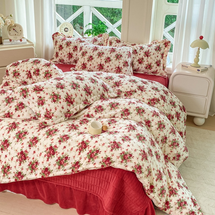 91家纺网 家纺一手货源 找家纺 梦可莱家居 2025冬新款牛奶绒加厚保暖花边床盖四件套系列简单款 梨花落AA