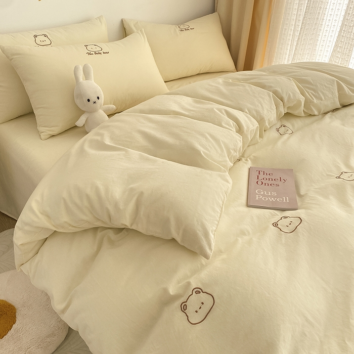 91家纺网 家纺一手货源 找家纺 琪格格纺织 2025新款40s全棉纯棉小熊绣花系列四件套 嘟嘟熊 奶油黄