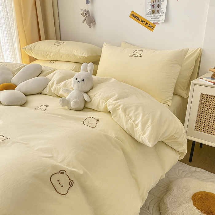 91家纺网 家纺一手货源 找家纺 琪格格纺织 2025新款40s全棉纯棉小熊绣花系列四件套 嘟嘟熊 奶油黄