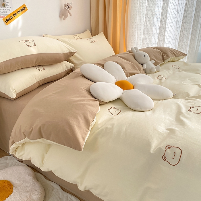 91家纺网 家纺一手货源 找家纺 琪格格纺织 2025新款40s全棉纯棉小熊绣花系列四件套 嘟嘟熊 卡其黄