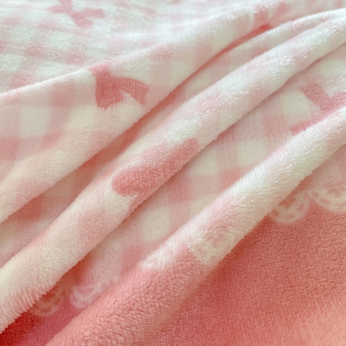 91家纺网 家纺一手货源 找家纺 梦可莱家居 2025冬新款牛奶绒加厚保暖花边床盖四件套系列简单款 双拼蝴蝶粉