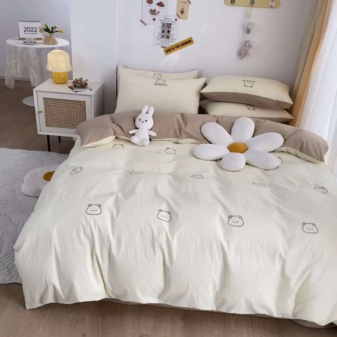 91家纺网 家纺一手货源 找家纺 琪格格纺织 2025新款40s全棉纯棉小熊绣花系列四件套 嘟嘟熊 卡其黄