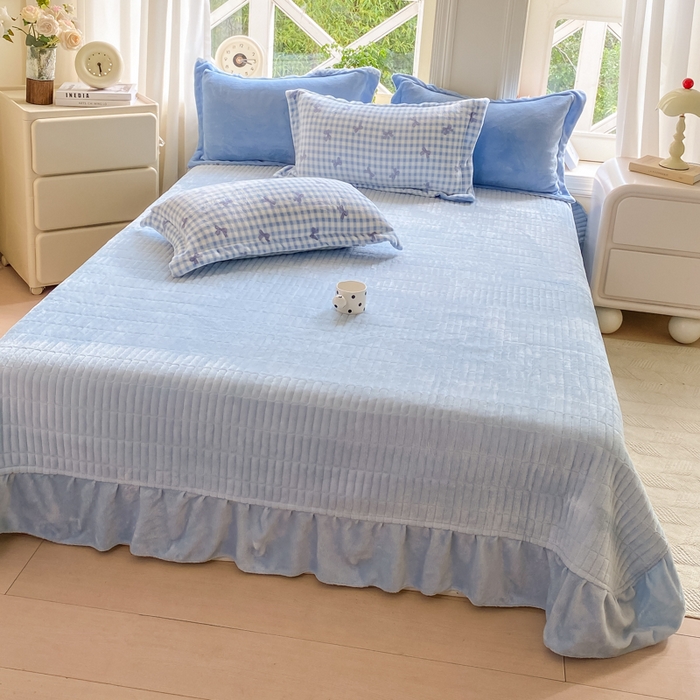 91家纺网 家纺一手货源 找家纺 梦可莱家居 2025冬新款牛奶绒加厚保暖花边床盖四件套系列简单款 双拼蝴蝶兰