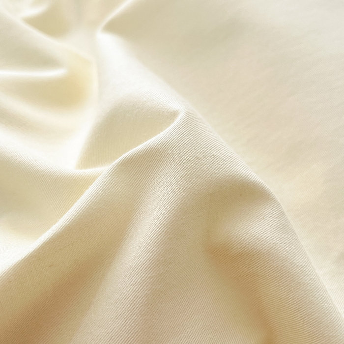 91家纺网 家纺一手货源 找家纺 琪格格纺织 2025新款40s全棉纯棉小熊绣花系列四件套 奶油熊  米白配水绿