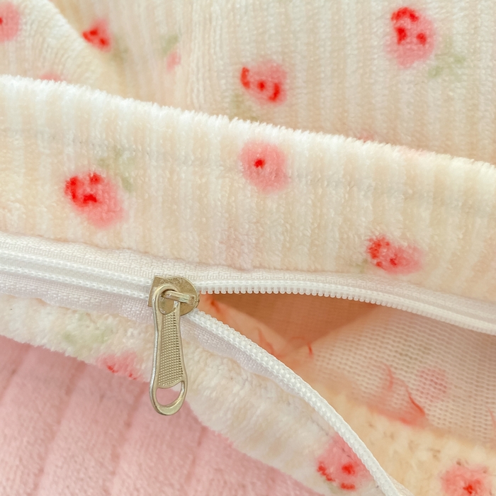 91家纺网 家纺一手货源 找家纺 梦可莱家居 2025冬新款牛奶绒加厚保暖花边床盖四件套系列简单款 小清新