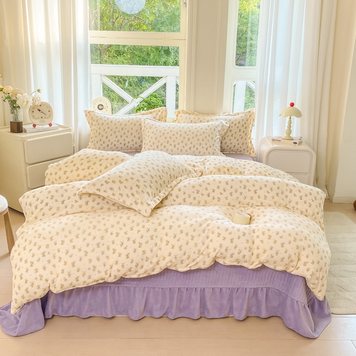 91家纺网 家纺一手货源 找家纺 梦可莱家居 2025冬新款牛奶绒加厚保暖花边床盖四件套系列简单款 紫薇AA