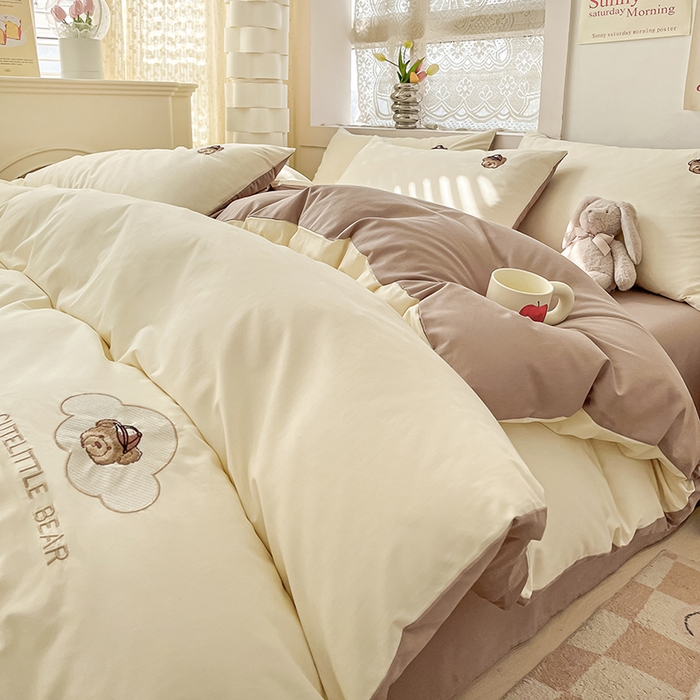 91家纺网 家纺一手货源 找家纺 琪格格纺织 2025新款40s全棉纯棉小熊绣花系列四件套 奶油熊-米白咖