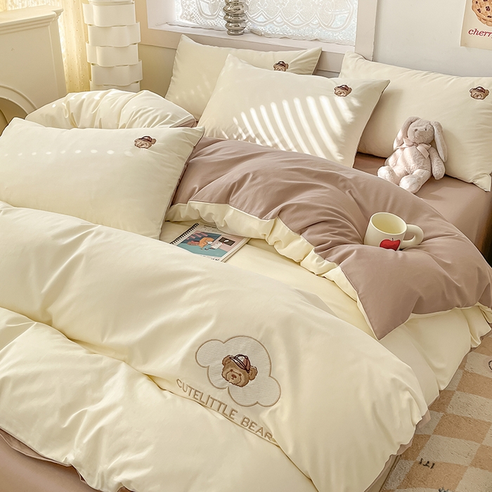 91家纺网 家纺一手货源 找家纺 琪格格纺织 2025新款40s全棉纯棉小熊绣花系列四件套 奶油熊-米白咖