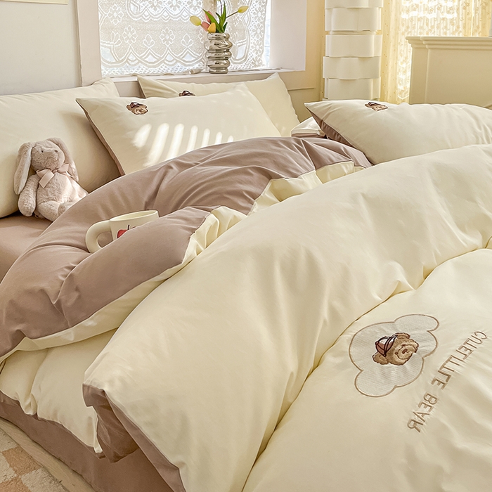 91家纺网 家纺一手货源 找家纺 琪格格纺织 2025新款40s全棉纯棉小熊绣花系列四件套 奶油熊-米白咖