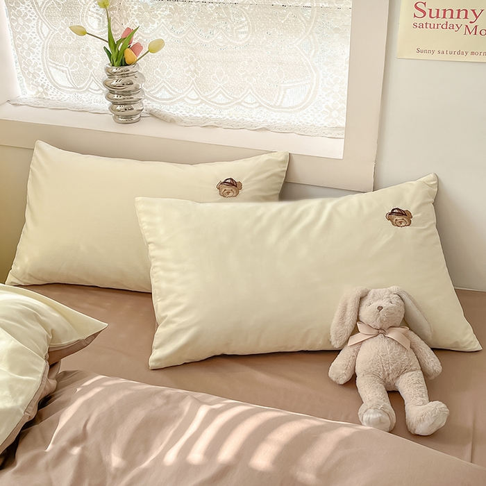 91家纺网 家纺一手货源 找家纺 琪格格纺织 2025新款40s全棉纯棉小熊绣花系列四件套 奶油熊-米白咖