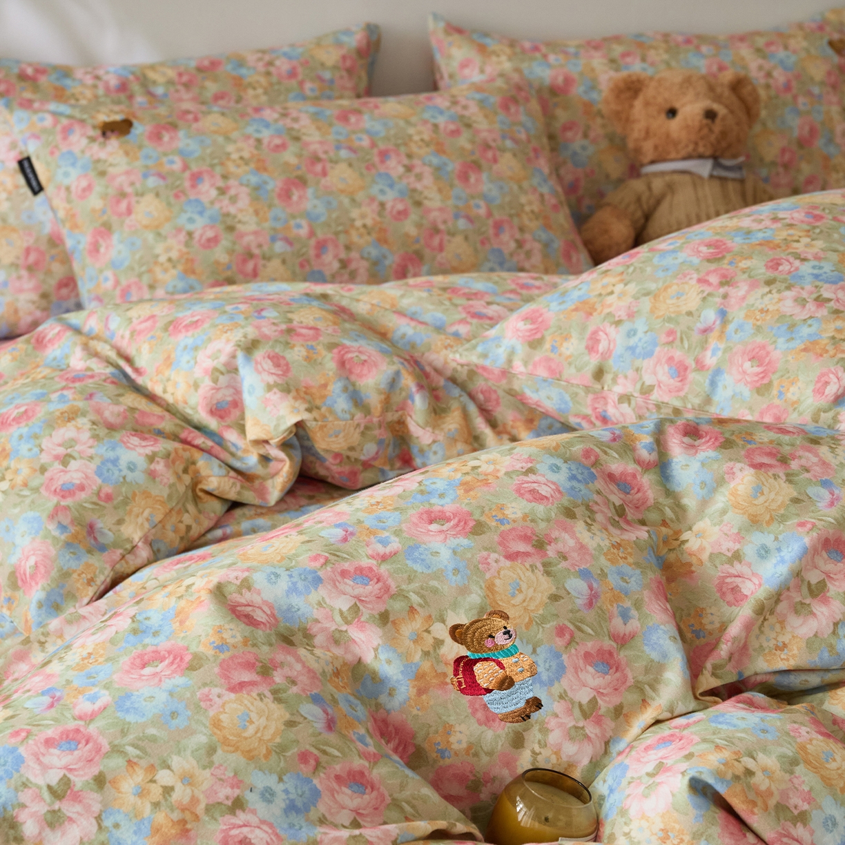 91家纺网 家纺一手货源 找家纺 （总）蓝邻家纺 2025新款全棉磨毛刺绣四件套-小熊油画风系列