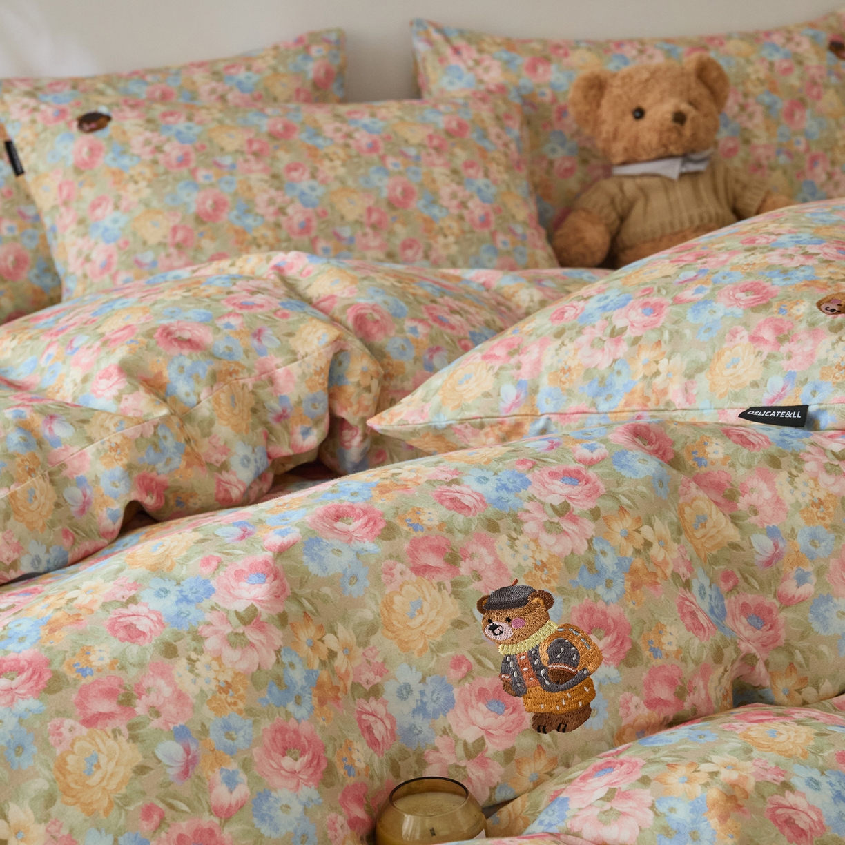 91家纺网 家纺一手货源 找家纺 蓝邻家纺 2025新款全棉磨毛刺绣四件套-小熊油画风系列 秘境小熊