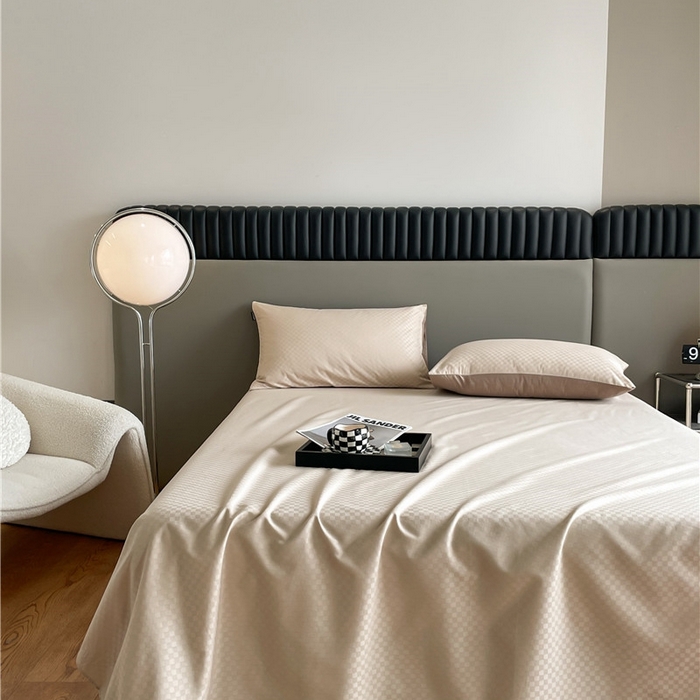 91家纺网 家纺一手货源 找家纺 琪格格纺织 2025新款60S长绒棉纯棉小方格单床单-单床笠 杏仁-60S新疆长绒棉