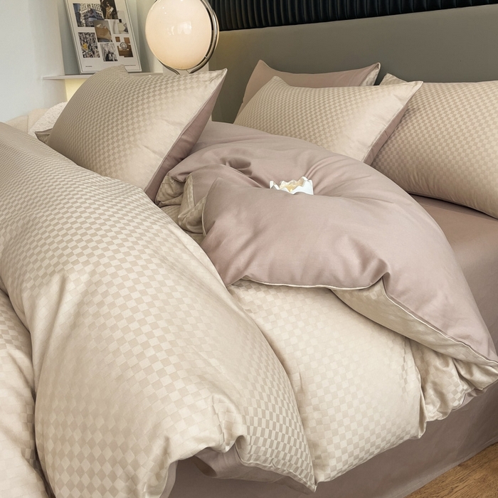 91家纺网 家纺一手货源 找家纺 （总）琪格格纺织 2025新款60S长绒棉纯棉小方格四件套单被套