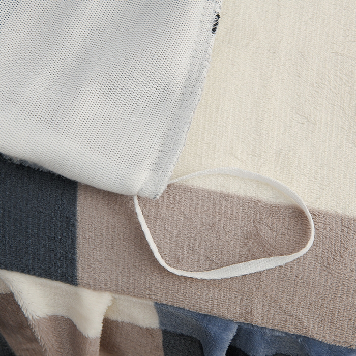 91家纺网 家纺一手货源 找家纺 圣靓 2025新款高克重牛奶绒四件套印花床裙款 简尚格调